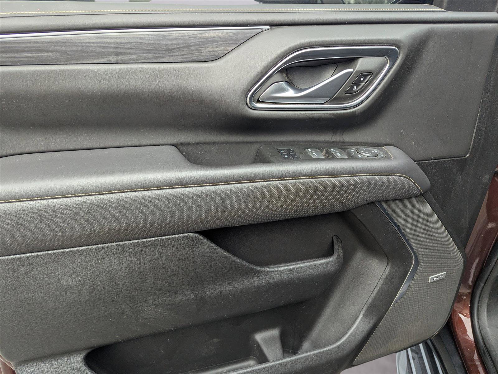 Used 2022 GMC Yukon XL SLT w/ SLT Luxury Package image 28