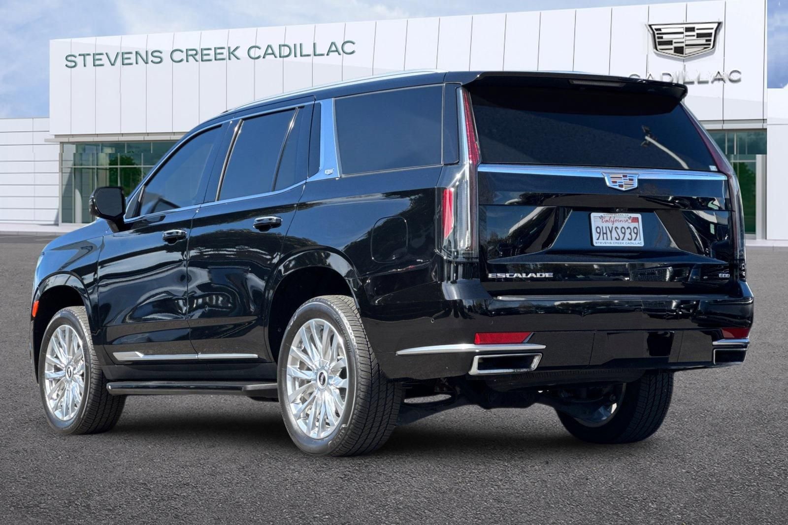 Used 2023 Cadillac Escalade Premium Luxury image 5