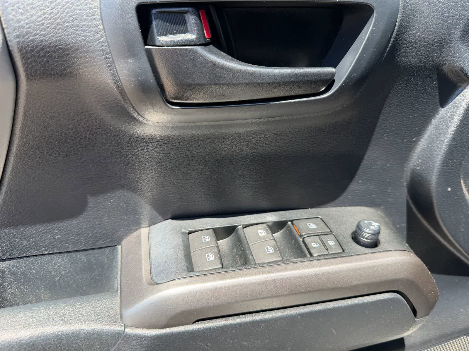 Used 2019 Toyota Tacoma SR5 AWD/4WD image 23