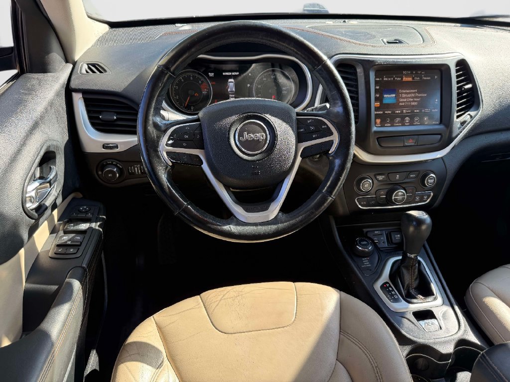 Used 2017 Jeep Cherokee Limited AWD/4WD image 11