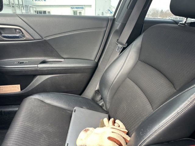 Used 2017 Honda Accord Sport image 6