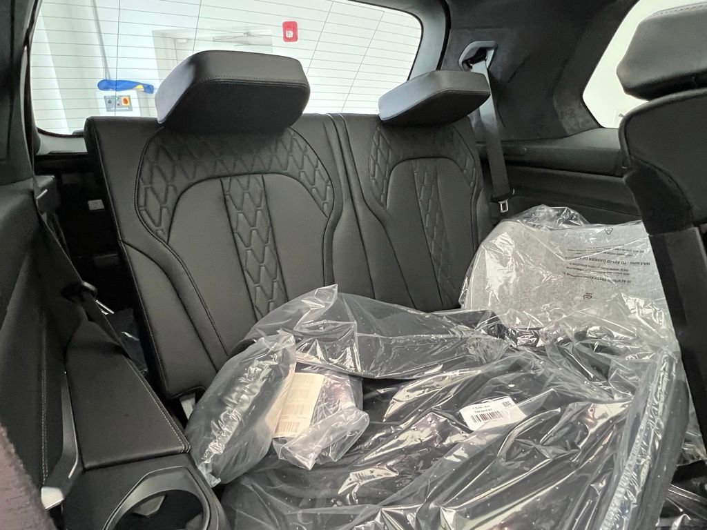 Certified 2025 BMW X7 M60i image 10