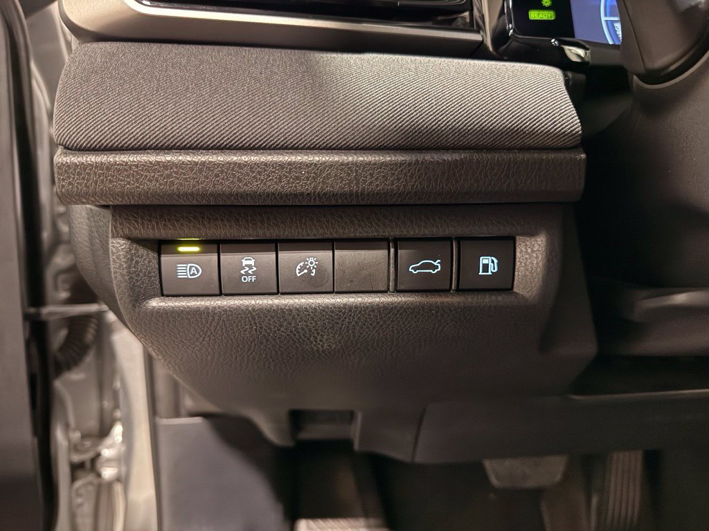 Used 2025 Toyota Camry LE FWD image 15