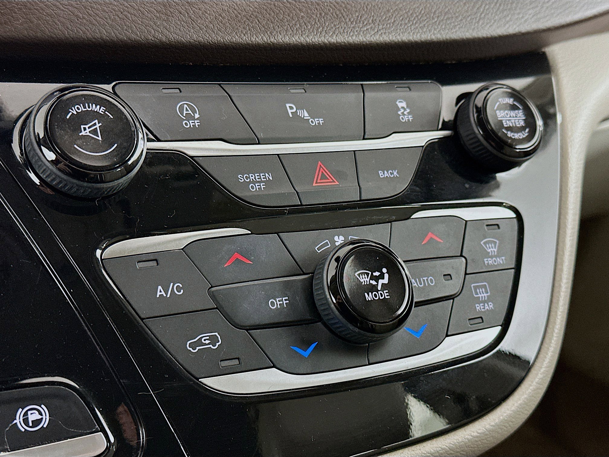 Used 2017 Chrysler Pacifica Touring-L w/ Tire & Wheel Group image 23