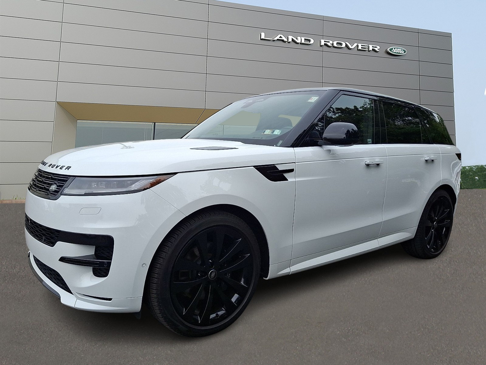 Used 2024 Land Rover Range Rover Sport Dynamic SE AWD/4WD image 1