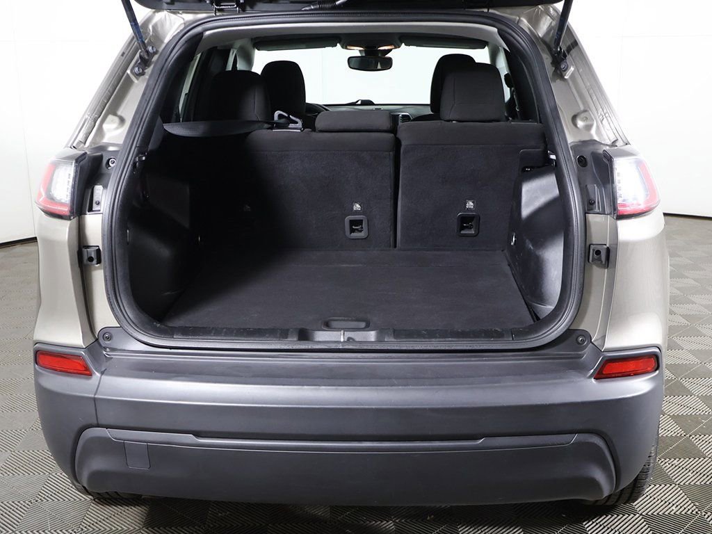 Used 2021 Jeep Cherokee Latitude image 12