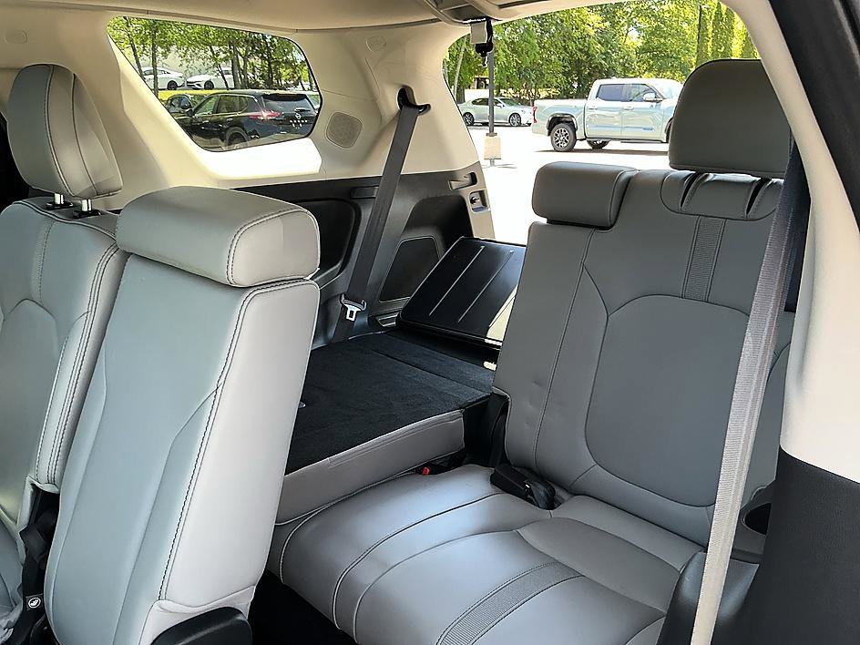 Used 2023 Honda Pilot Touring image 25