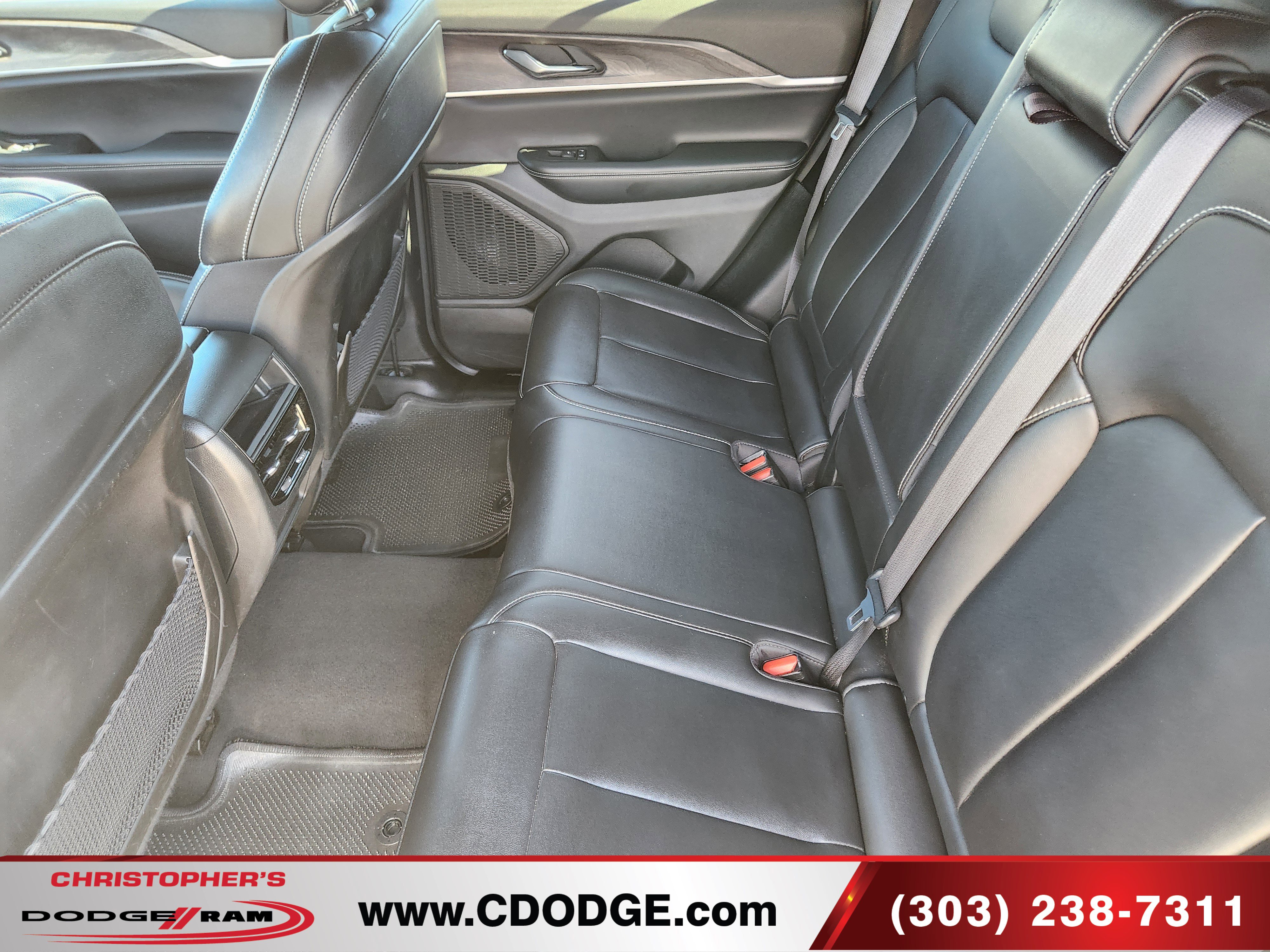 Used 2024 Jeep Grand Cherokee Limited image 11