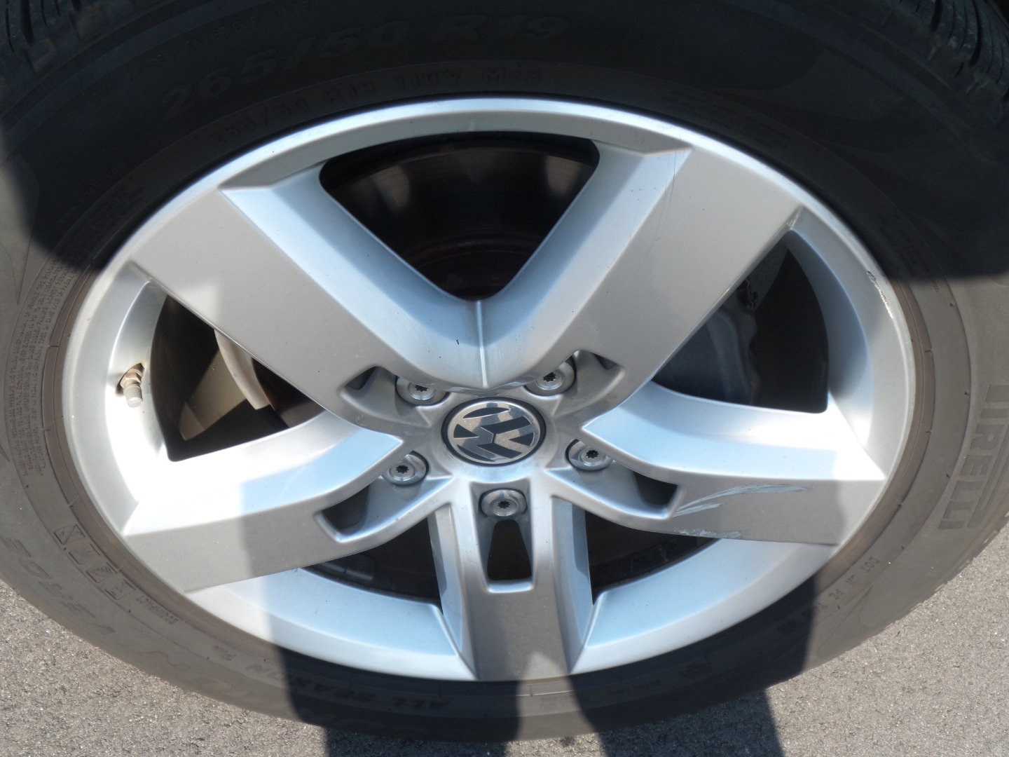 Used 2013 Volkswagen Touareg VR6 image 13