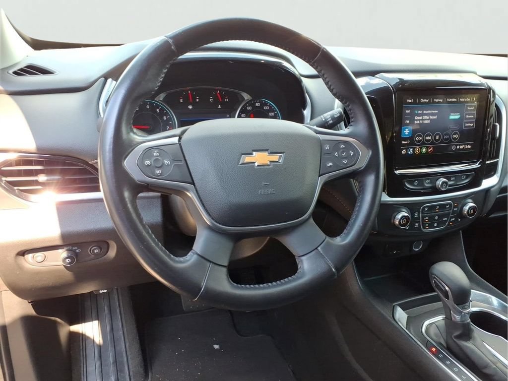Used 2021 Chevrolet Traverse LT FWD image 3