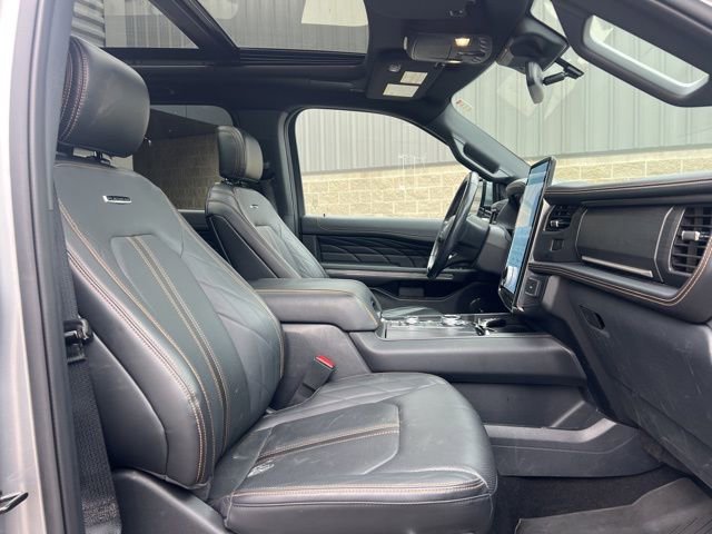Used 2023 Ford Expedition Platinum image 11