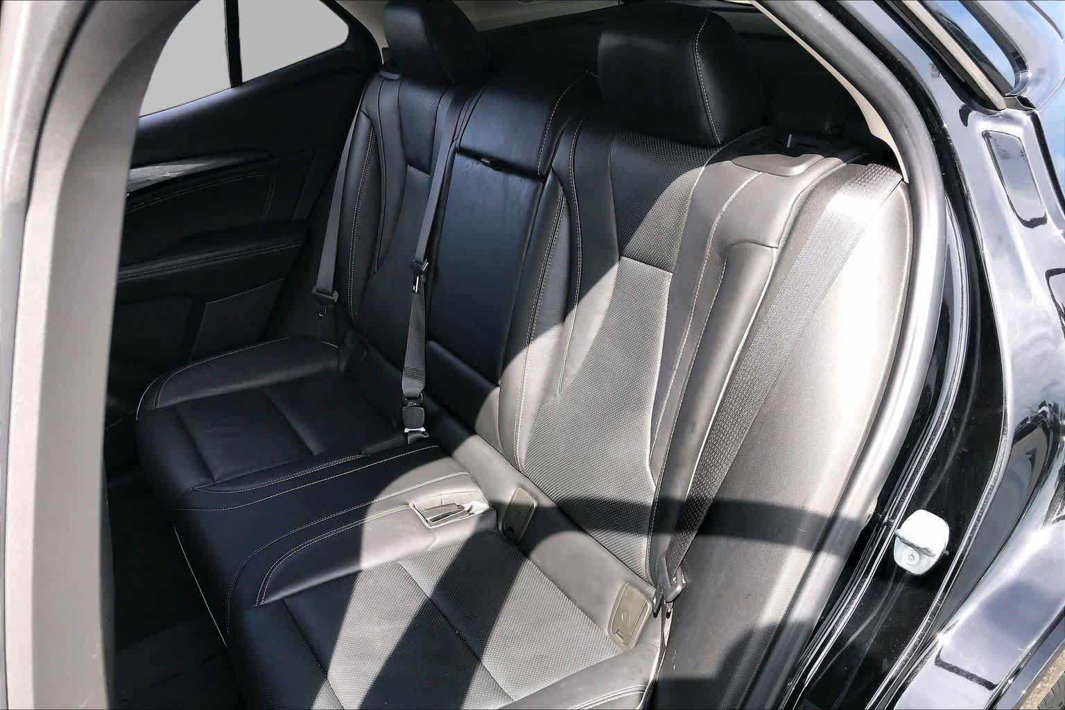Used 2021 Buick Envision Essence w/ Sport Touring Package FWD image 21