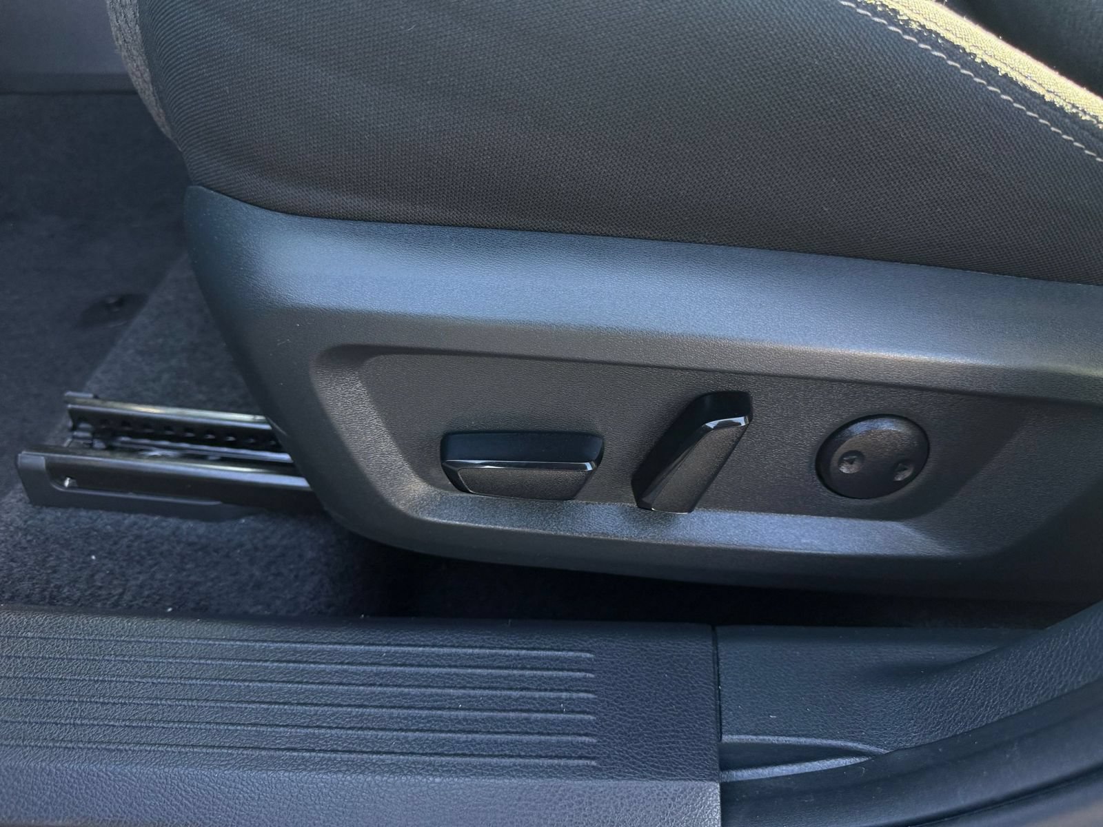 Used 2026 Nissan Rogue SV AWD/4WD image 22