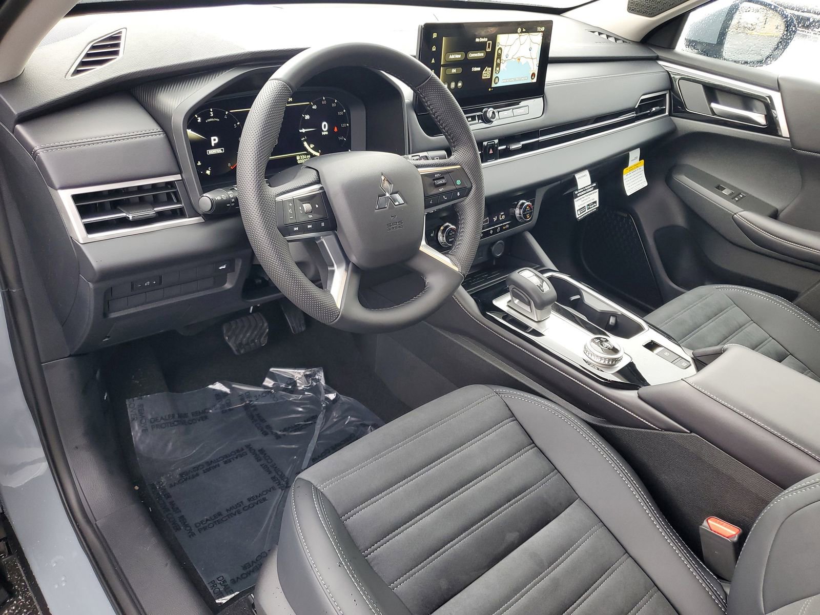 New 2025 Mitsubishi Outlander SE image 6