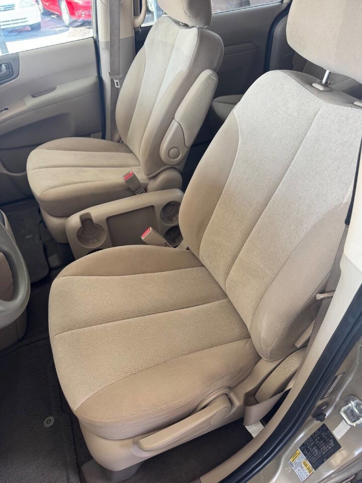 Used 2010 Kia Sedona LX w/ PWR Pkg image 15