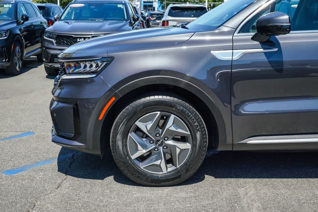 Certified 2023 Kia Sorento EX FWD image 9