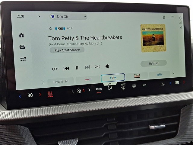 Used 2025 Ford Explorer ST image 18