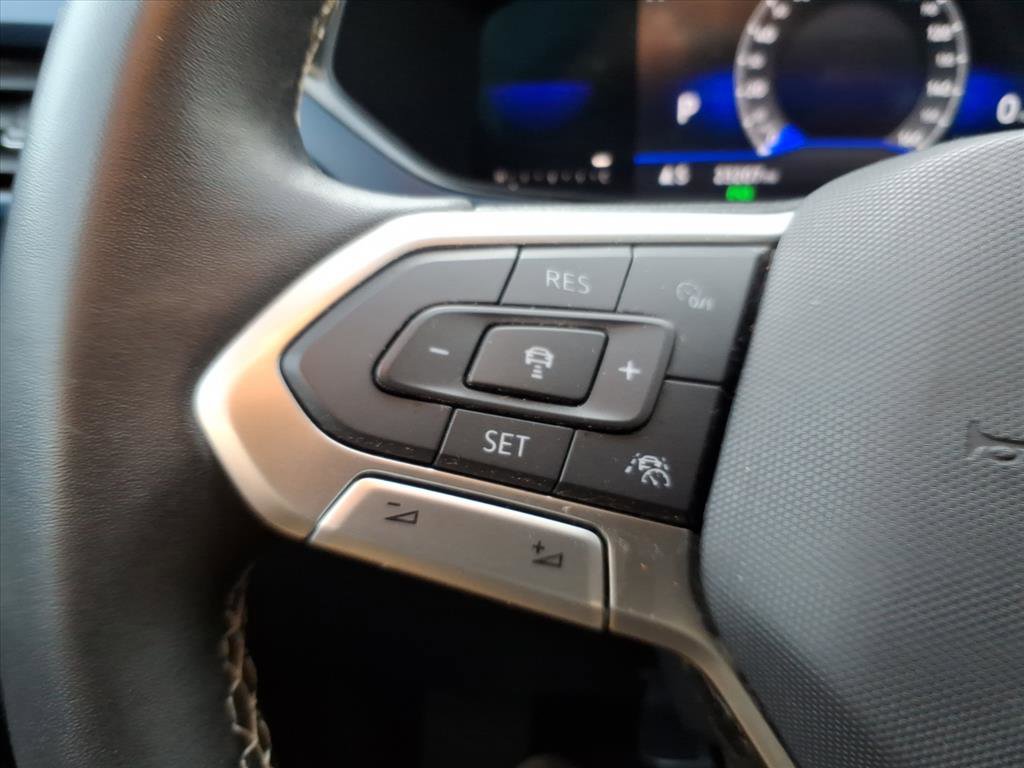 Used 2022 Volkswagen Taos SE w/ Panoramic Sunroof Package image 15