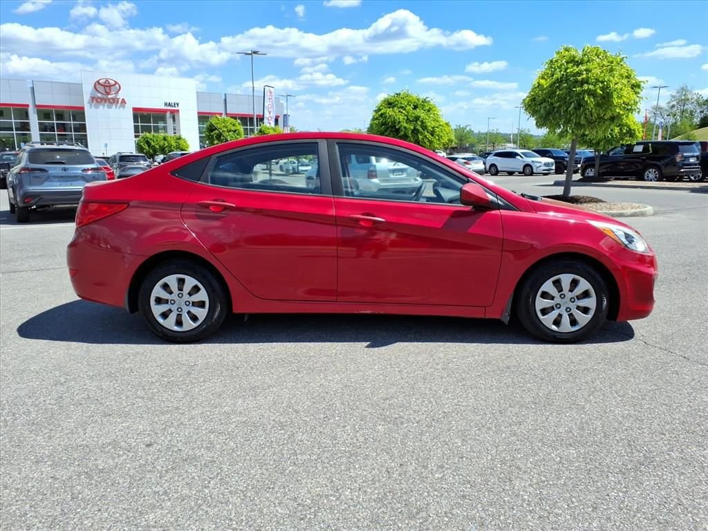 Used 2016 Hyundai Accent SE FWD image 3