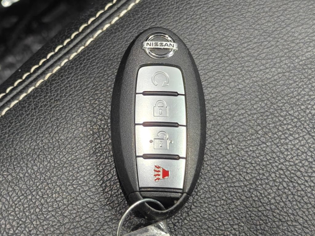 Used 2018 Nissan Titan PRO-4X w/ Pro-4x Convenience Package AWD/4WD image 15