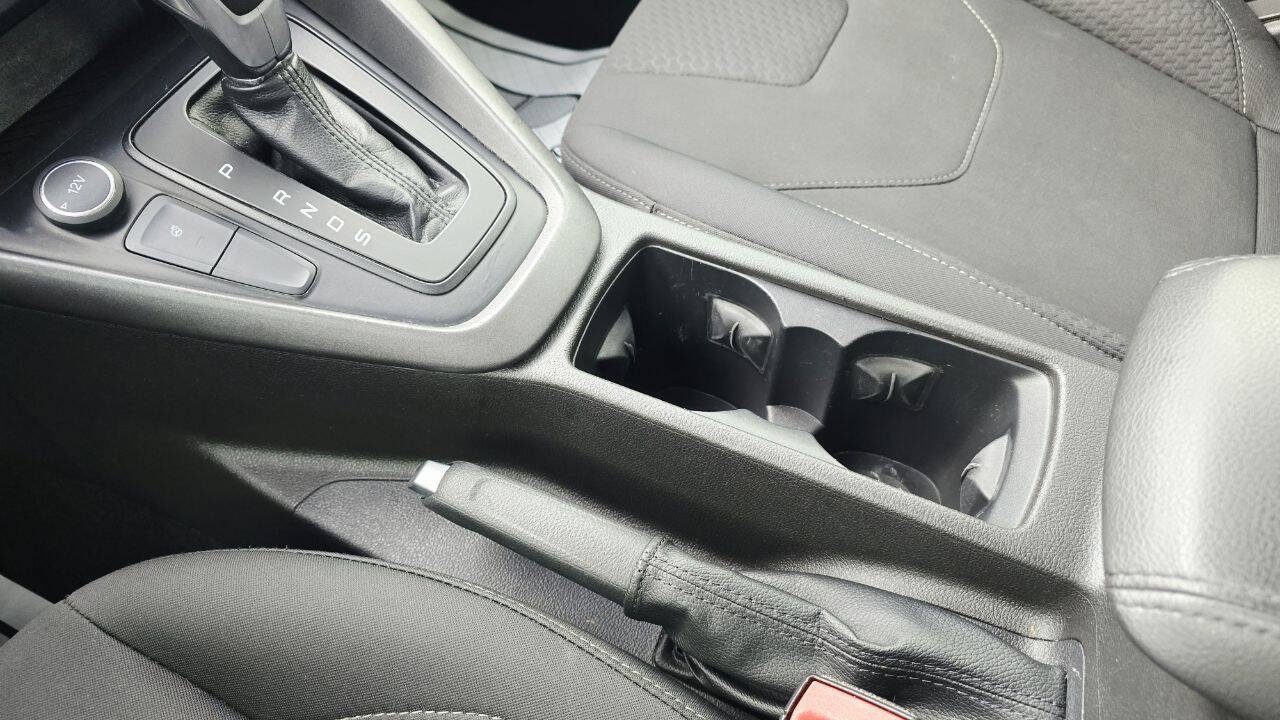 Used 2016 Ford Focus SE w/ Equipment Group 201A FWD image 20