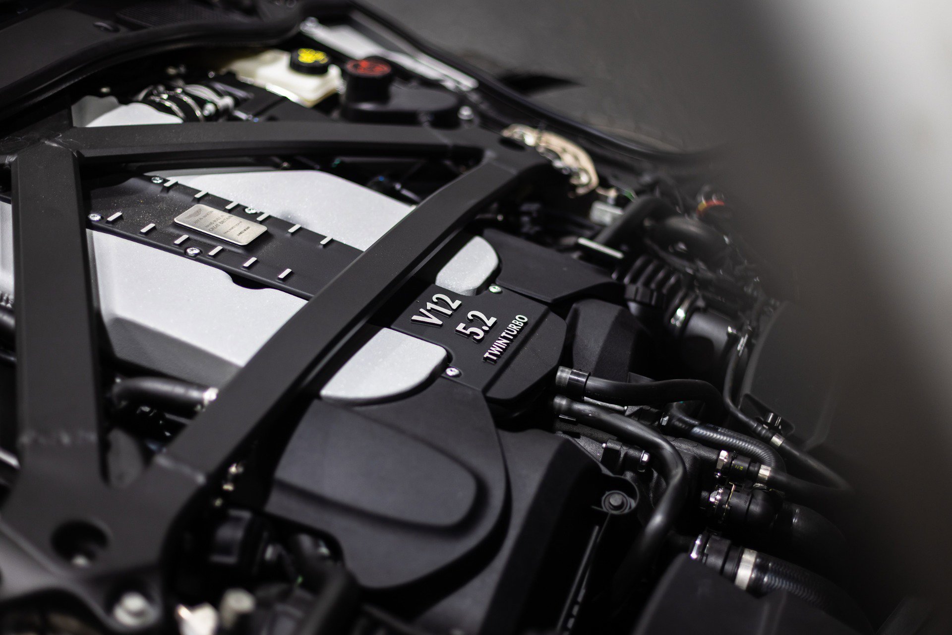 Used 2023 Aston Martin DBS Superleggera Volante image 39