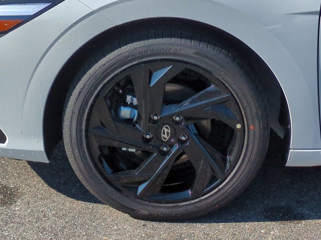 New 2026 Hyundai Elantra SEL Sport FWD image 11