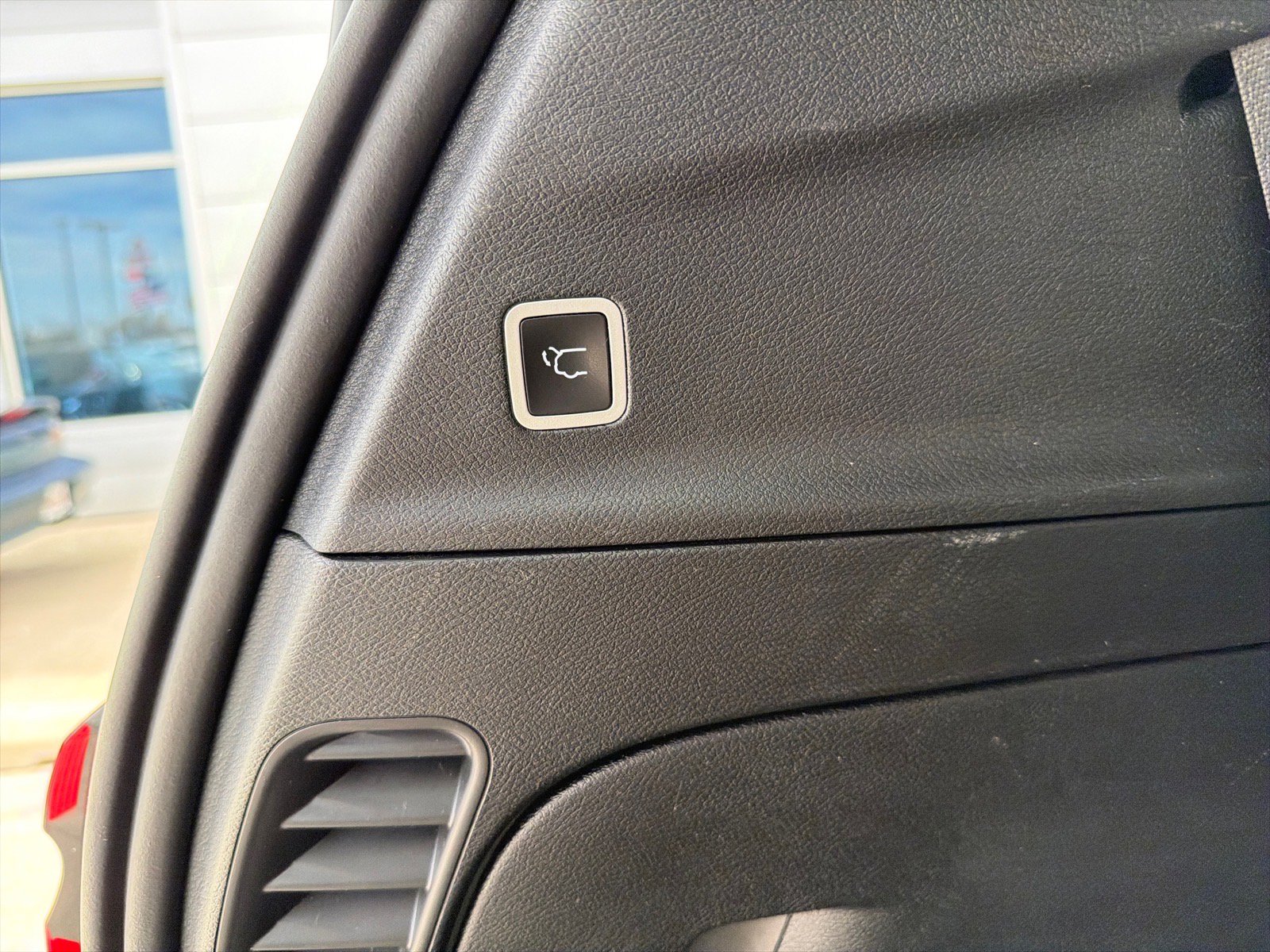 Used 2025 Chrysler Pacifica Select FWD image 23