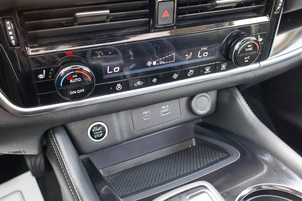 Used 2023 Nissan Rogue SL image 15