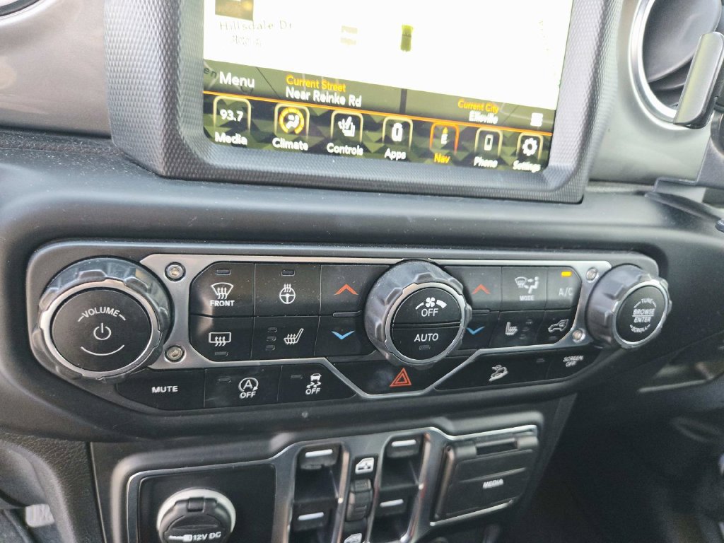 Used 2020 Jeep Wrangler Unlimited Sahara AWD/4WD image 32