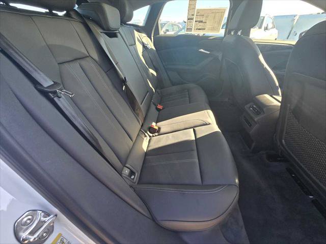 New 2025 Audi A6 e-tron Premium AWD/4WD image 15