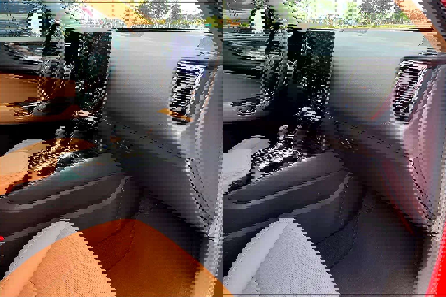 Used 2023 Lexus NX 350h AWD image 19