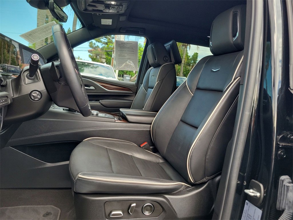 Certified 2024 Cadillac Escalade Premium Luxury w/ Performance Package image 19