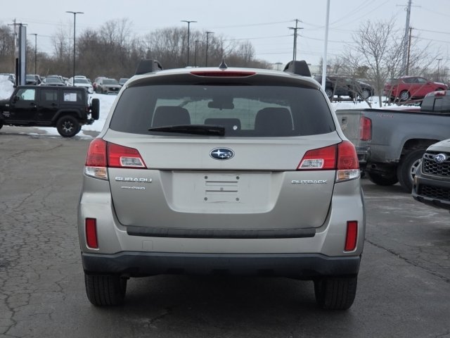 Used 2014 Subaru Outback 2.5i Premium w/ Accessory Value Package (OY1) image 9