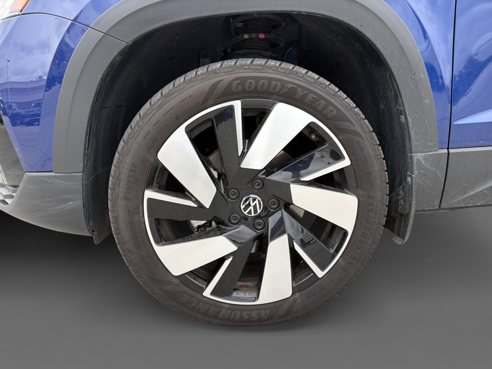 Certified 2024 Volkswagen Taos SEL image 19