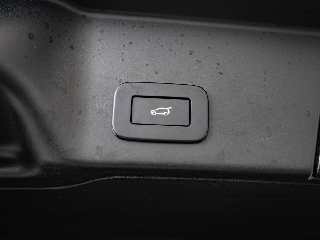 Used 2023 Land Rover Range Rover Evoque S image 17