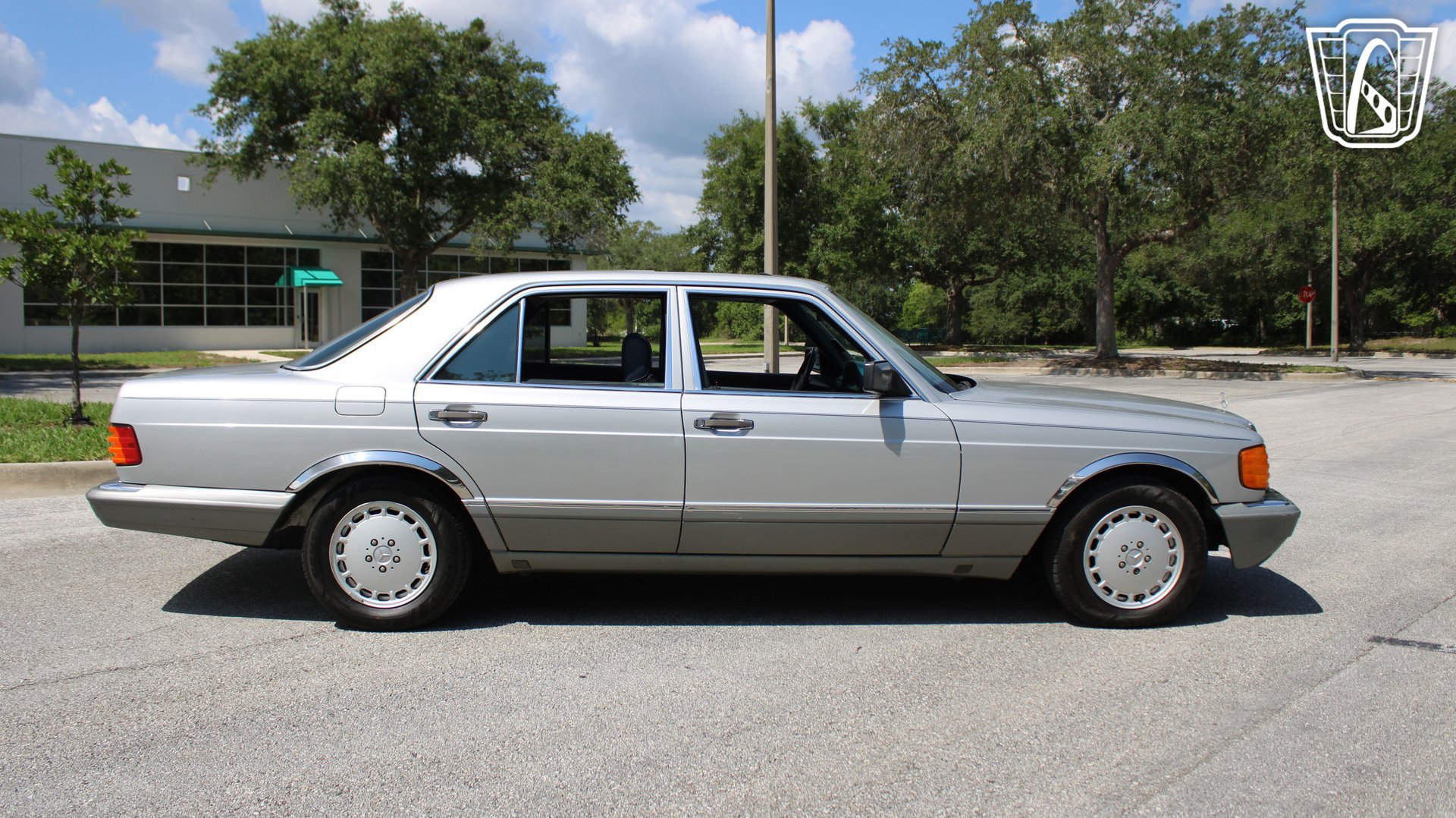 Used 1990 Mercedes-Benz 300 SE image 21