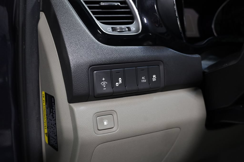 Used 2016 Kia Sedona SX FWD image 25