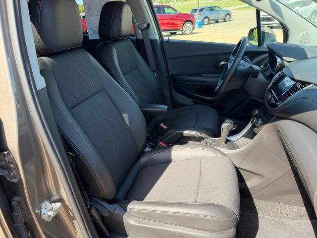 Used 2022 Chevrolet Trax LT w/ LT Convenience Package AWD/4WD image 26