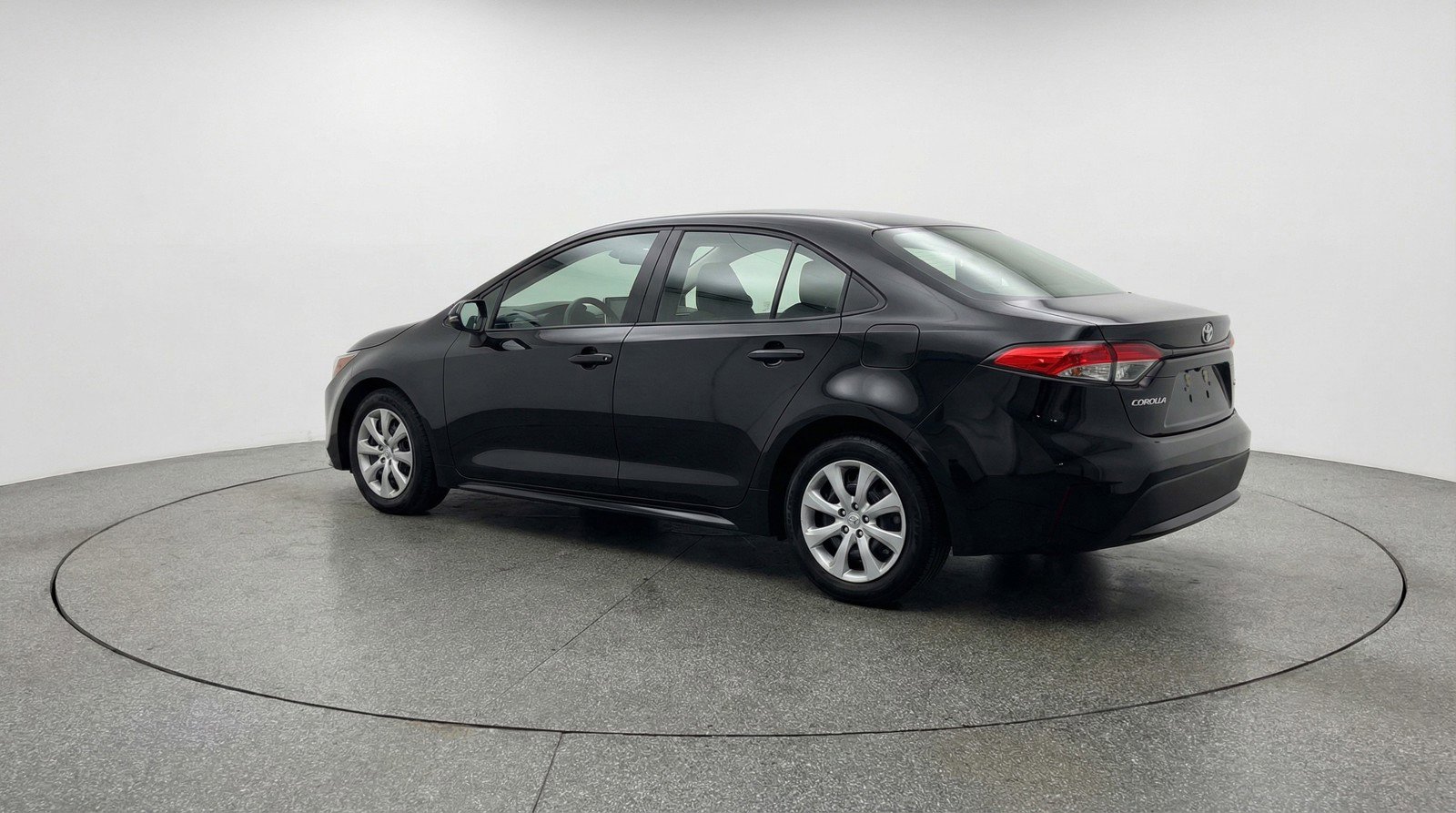 Used 2025 Toyota Corolla LE image 6