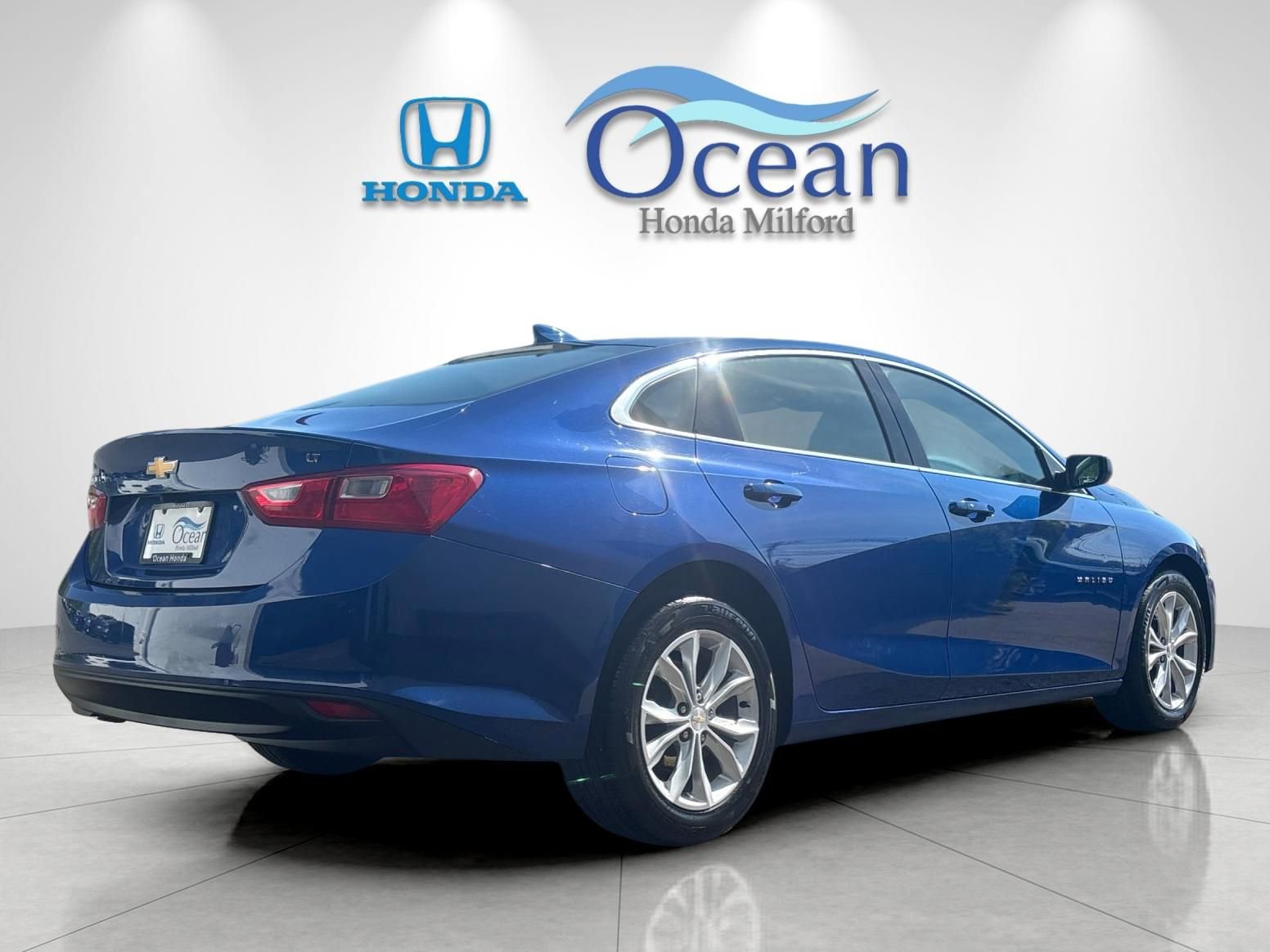 Used 2023 Chevrolet Malibu LT FWD image 3