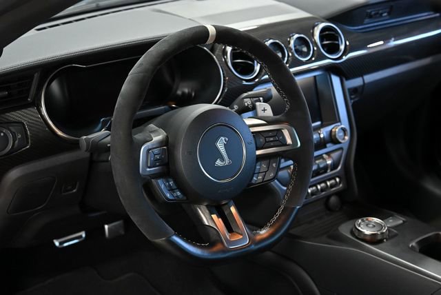 Used 2020 Ford Mustang Shelby GT500 w/ Carbon Fiber Track Pack image 39