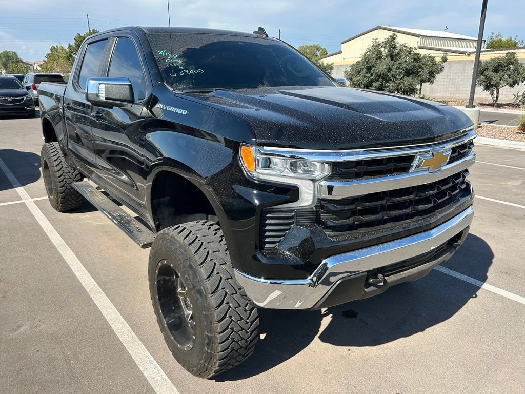 Used 2022 Chevrolet Silverado 1500 LT w/ Safety Package AWD/4WD image 3