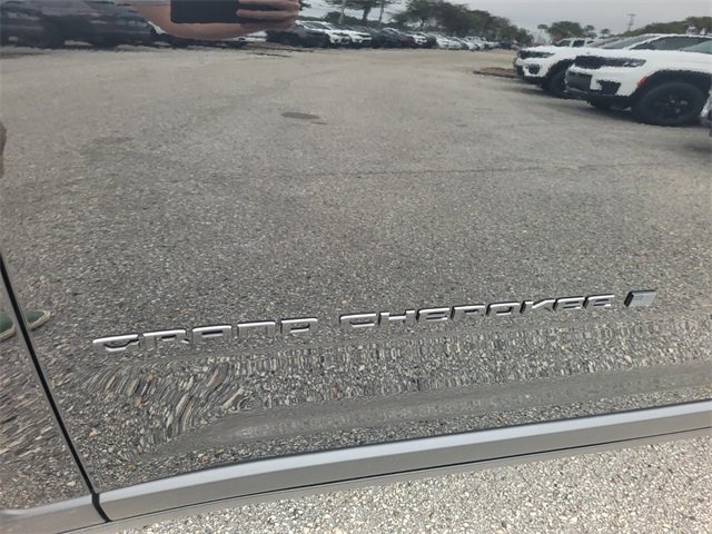 New 2025 Jeep Grand Cherokee Altitude image 3