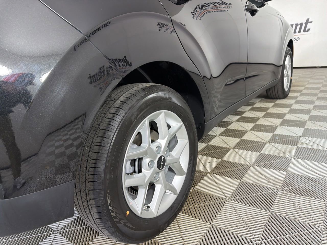 Used 2025 Kia Soul LX image 31