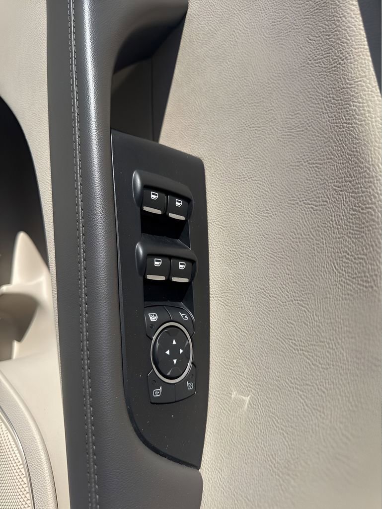 Used 2019 Lincoln Nautilus Select FWD image 25