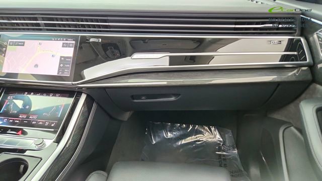 Used 2020 Audi Q8 Prestige w/ Prestige Package image 37