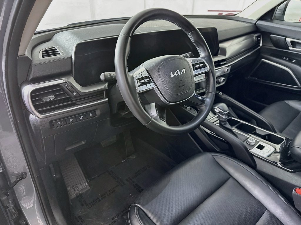 Used 2025 Kia Telluride S FWD image 18