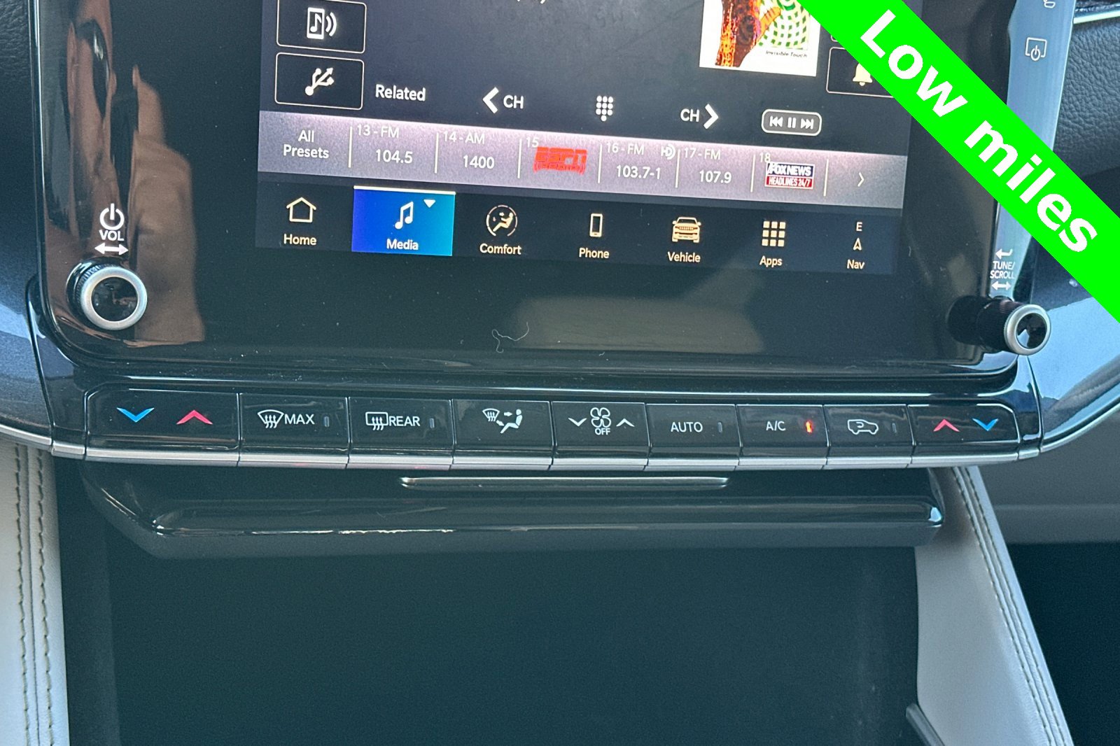 Used 2024 Jeep Wagoneer 4WD image 29