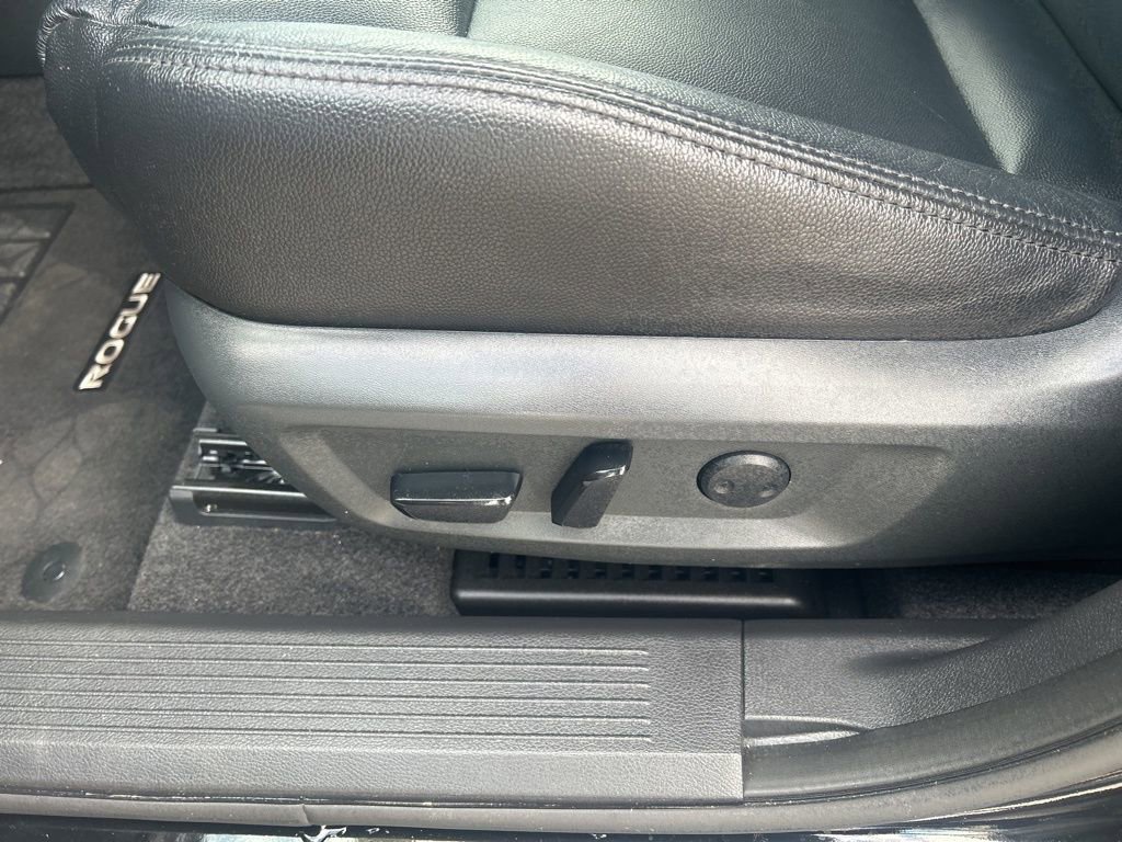 Certified 2023 Nissan Rogue SV image 19